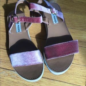 Ladies Steve Madden Magenta Sandals